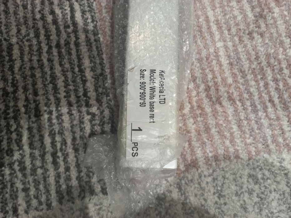 Праг ъглов за баня чисто нов