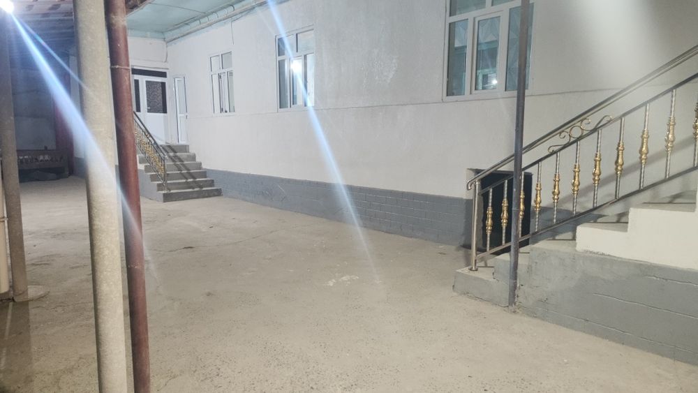 Uy sotiladi  9.7 pul zarur