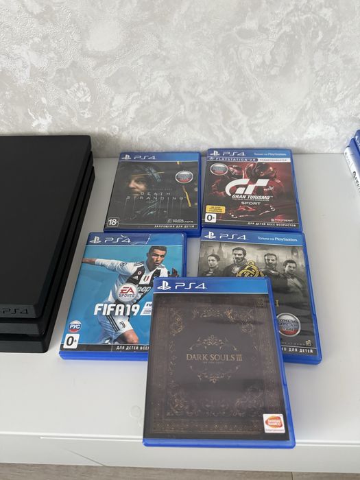 Play station 4 pro 512gb