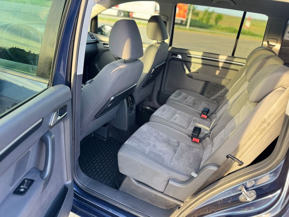 Volkswagen Touran/2.0 TDI/2011 luna a3a/DSG(Cutie automata)Euro 5/Navi/Led/7650€