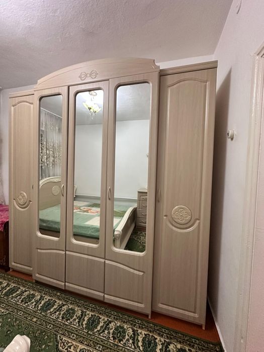 Продается спальный гарнитур