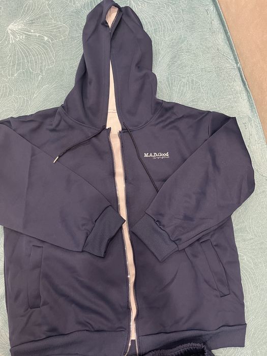 Спортивный костюм размер L