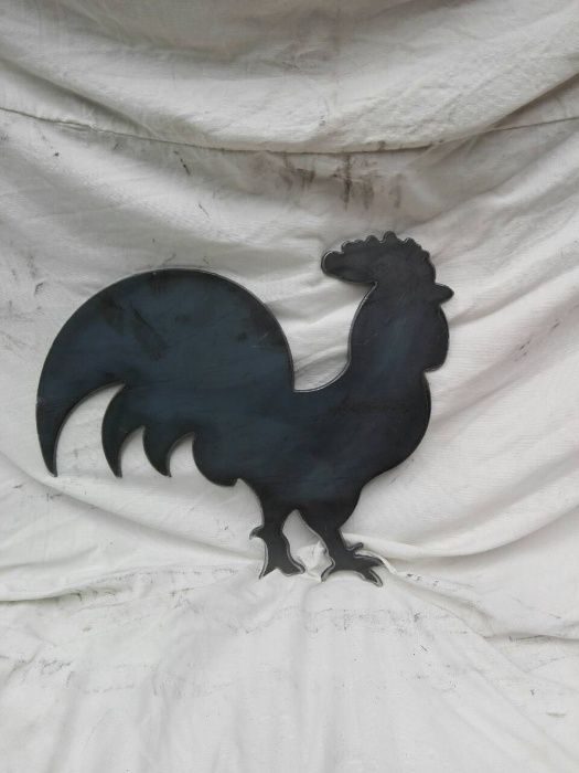 Декорация и часовници от метал.