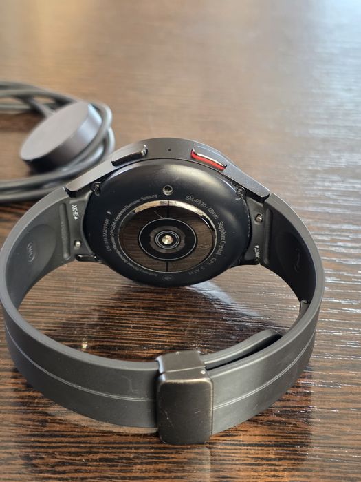 Продам часы Samsung galaxy watch 5 pro
