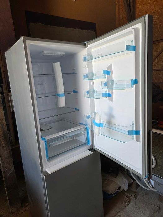 Combina frigorifica Candy CCE7T618ES