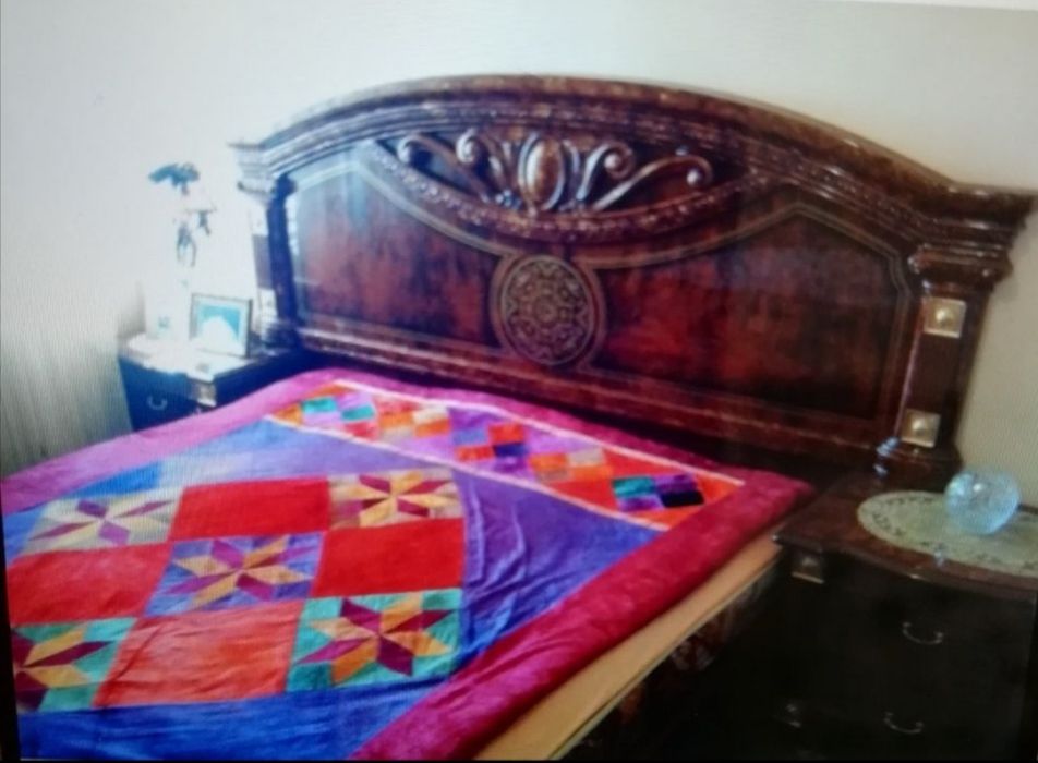 Продается спальный гарнитур