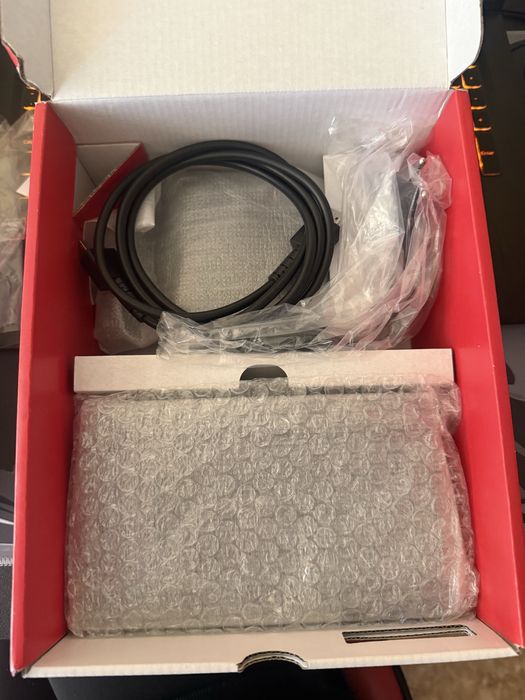 Nintendo Switch Oled  + protective case