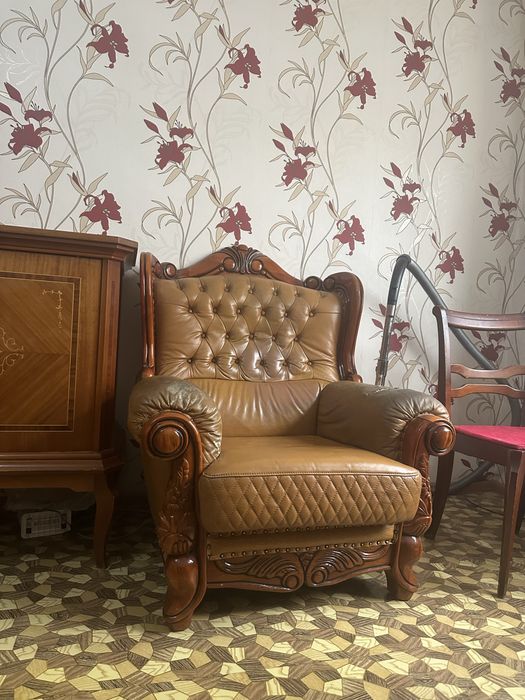 Продаем старую мебель