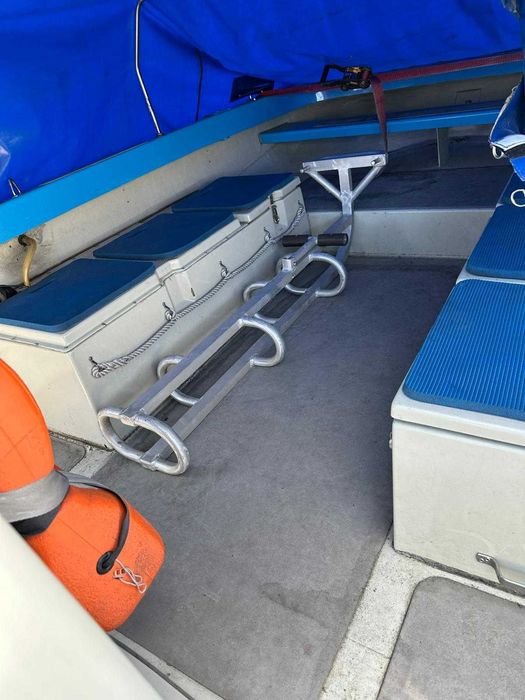 Barca Lehmar, 10 locuri