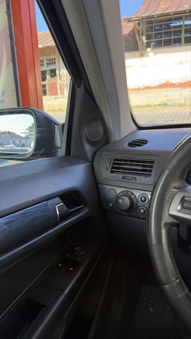 Opel Astra H Hatchback