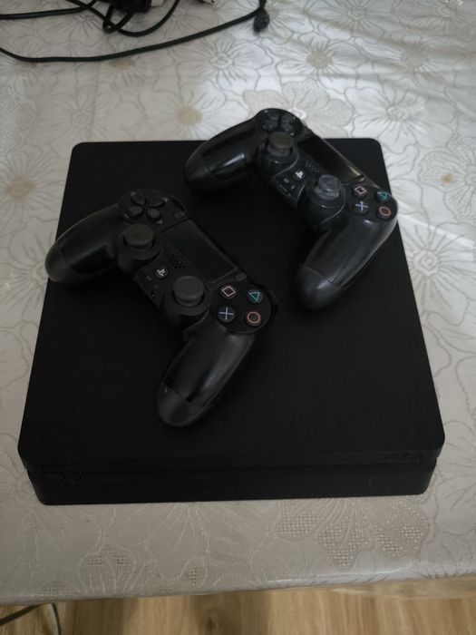 Ps4 slim srochna sotiladi