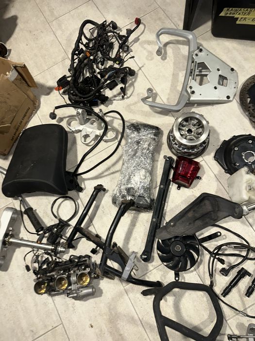 Triumph Explorer 1200 (2012) на части