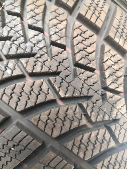 215 55 16 цола гуми като нови simperit