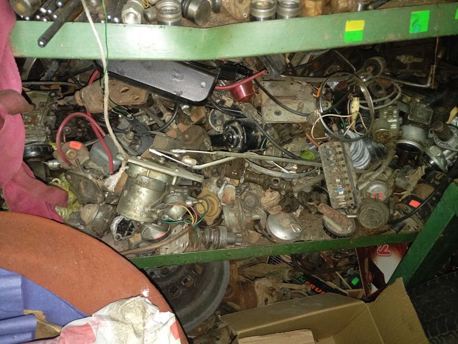 Продава Авточасти за руски Автомобили нови и втора ръка.