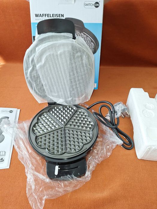 Aparat pentru 5 vafe / gofre , putere 1200W, strat antiaderent