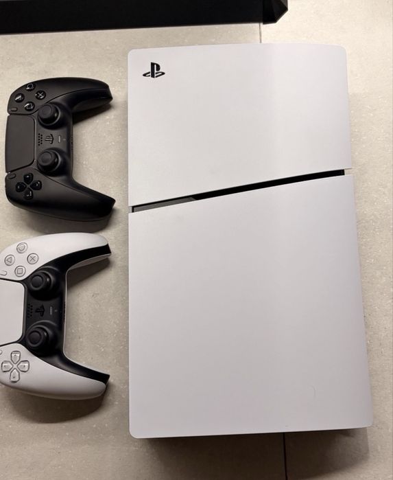 Vand/ schimb PlayStation 5 slim ca nou
