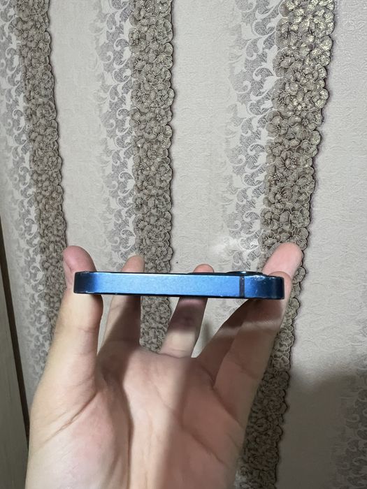 IPhone 12 в хорошем состоянии