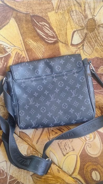 Louis vuitton мъжка чанта