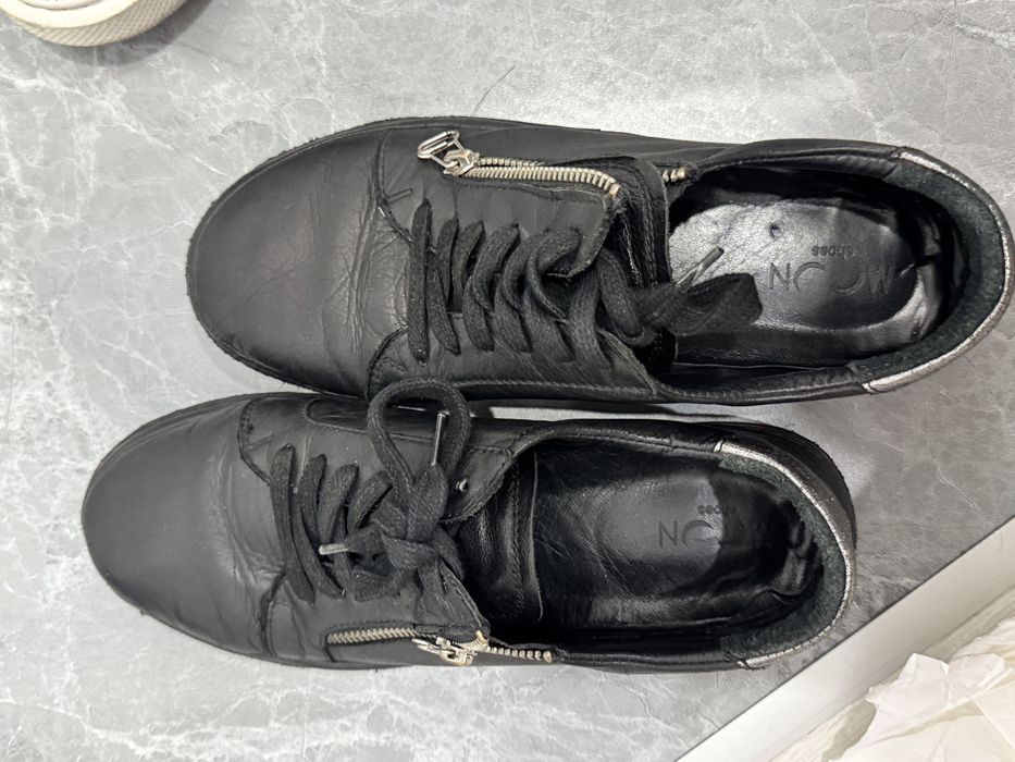 Черные кожанные кроссовки