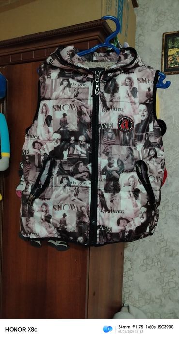 Продаю женские вещи в отличном состоянии очень красиво смотрится