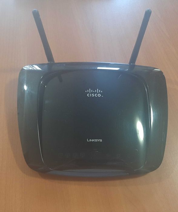 Router Linksys by Cisco wireless-N broadband WRT160NL