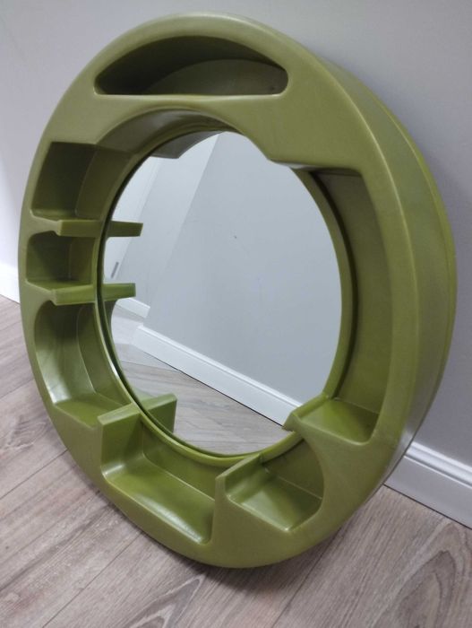 Зеркало настенное с полками