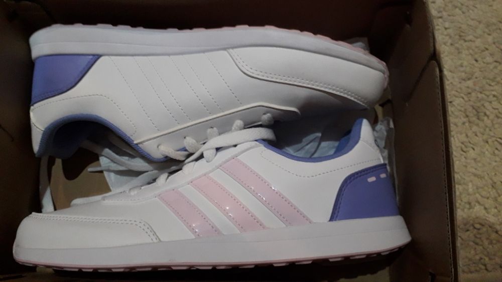 Нов оригинален адидас 38 2/3