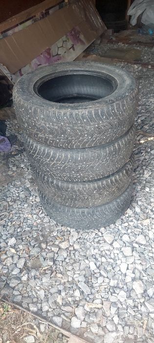Продам зимние шины на 15 нокиан.