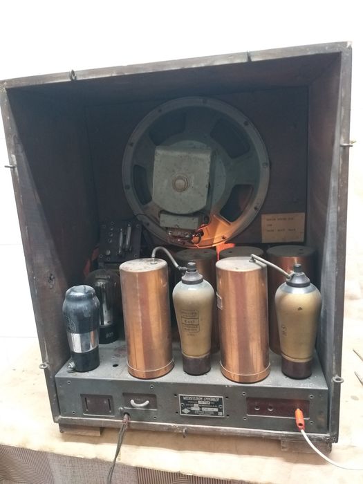 Radio vechi de 92 de ani, funcțional