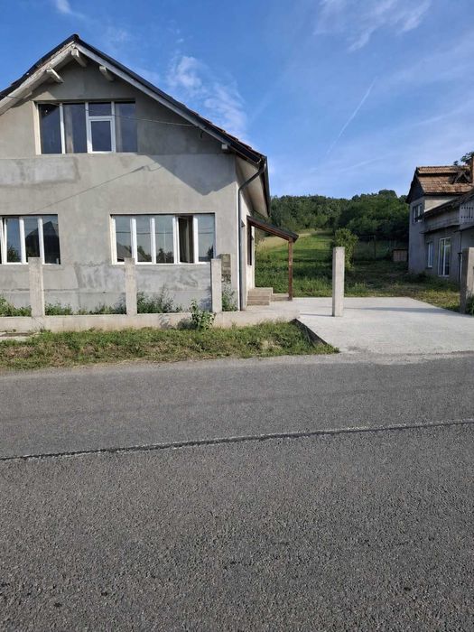 Casă P+M, 4 camere, teren 1.500 mp – Sânmihaiu Almașului