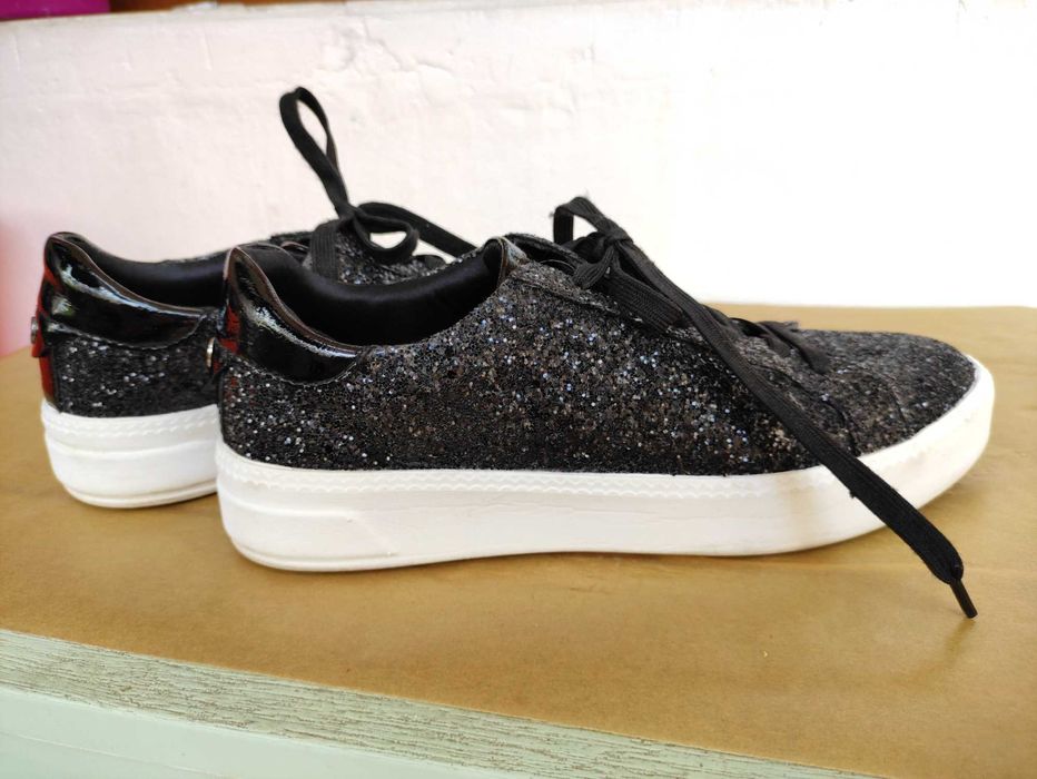 Маратонки Tamaris, черни