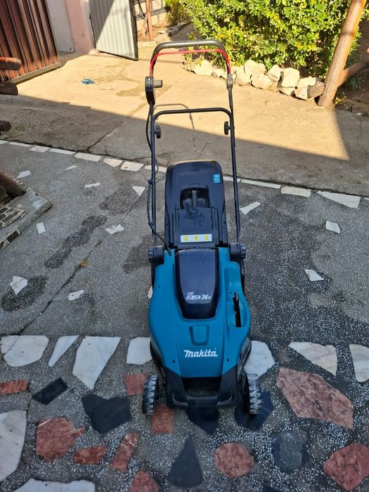 Masina de tuns gazonul DLM431