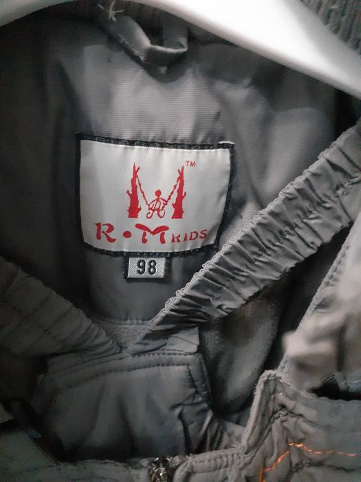 Продам комбинезон на мальчика