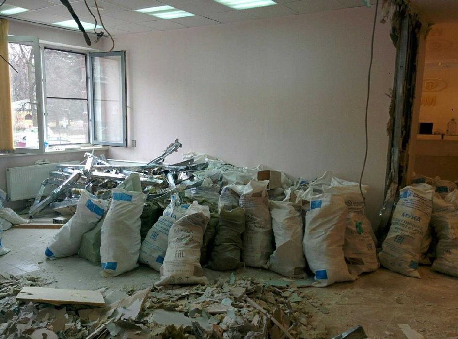 Выполняю демонтаж в квартирах.