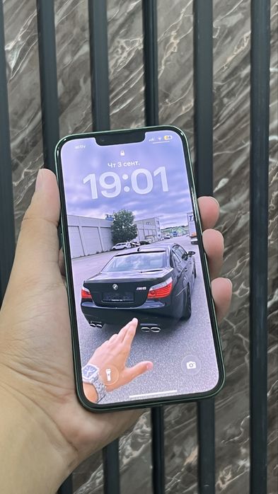 Продам iPhone 13