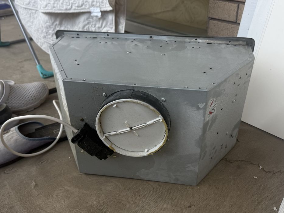 Продам вытяжку работающую