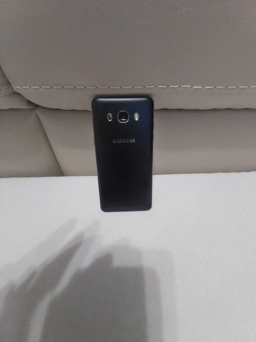 Samsung Galaxy smartphone SM-J510FN