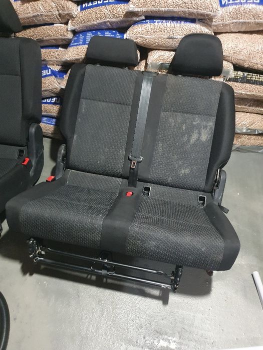 Комплект задни седалки и колани за volkswagen caddy
