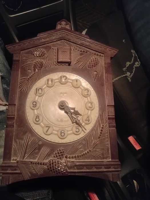 Ceas perete nefuncțional