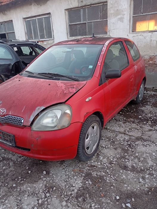 Toyota Yaris 1.0 2000г - НА ЧАСТИ