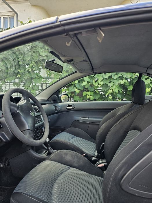 Peugeot 206cc decapotabil masina este în stare foarte