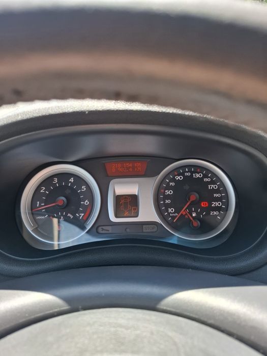 Vand Renault clio 3 cu probleme la cutie