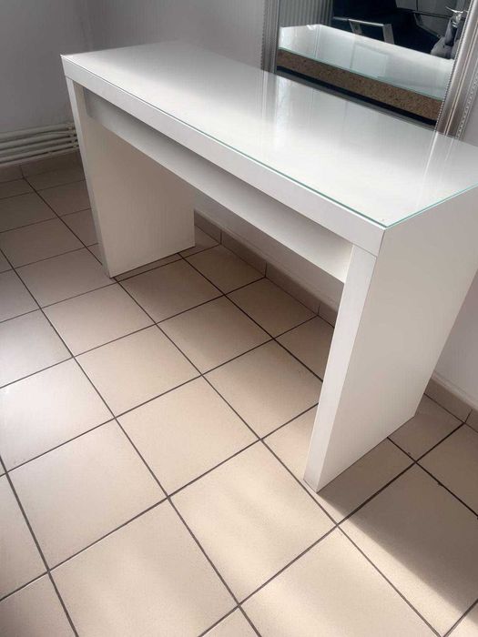 Scafă, scaun si masă coafor in condiții foarte bune