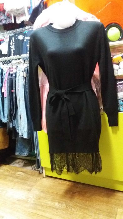 Черное платье-водолазка