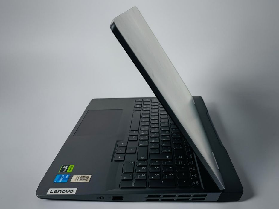 Лаптоп Lenovo LOQ 15" Full HD 144Hz i5-12450 16RAM 512SSD RTX 2050 Перфектен! Гаранция!