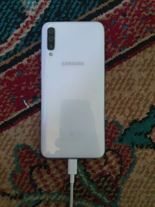 Самсунг  А50 64 гб