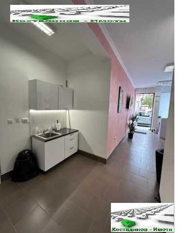 Дава се под наем  в Пловдив, Център -  кв.м за 700 € - Снимка #2