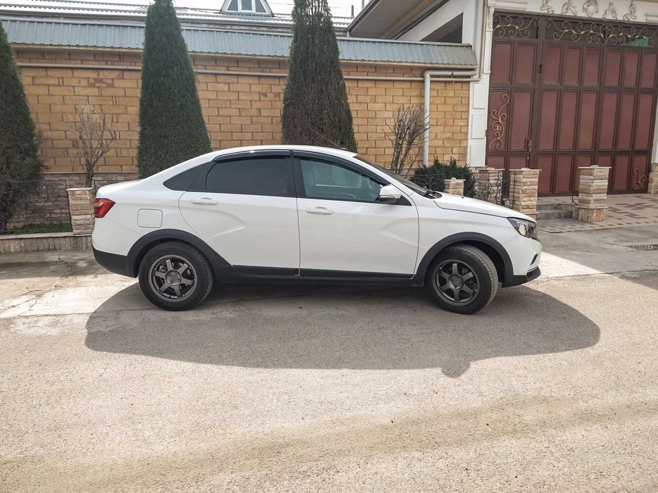 Lada Vesta Sedan Cross