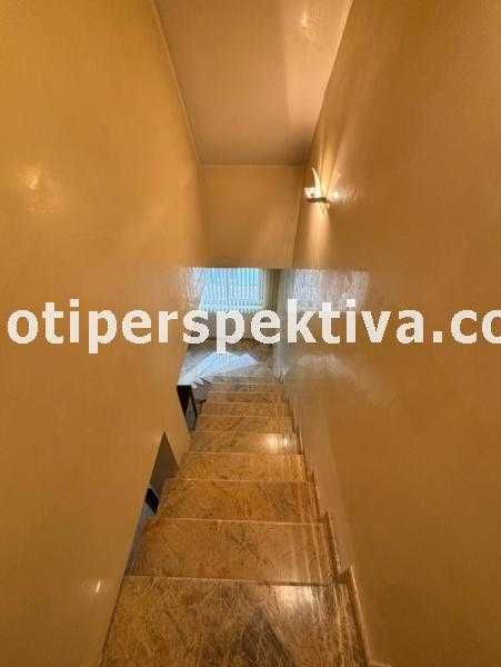 Продава се Тристаен апартамент в Пловдив, Център - 190 кв.м за 1383 €/кв.м - Снимка #9