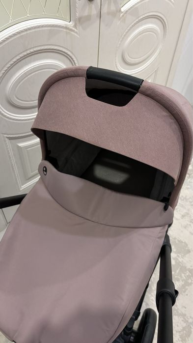 Коляска для девочки EASYWALKER HARVEY в отличном состоянии